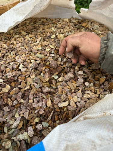 Златолит персиковый декоративная каменная крошка купить в Куровском