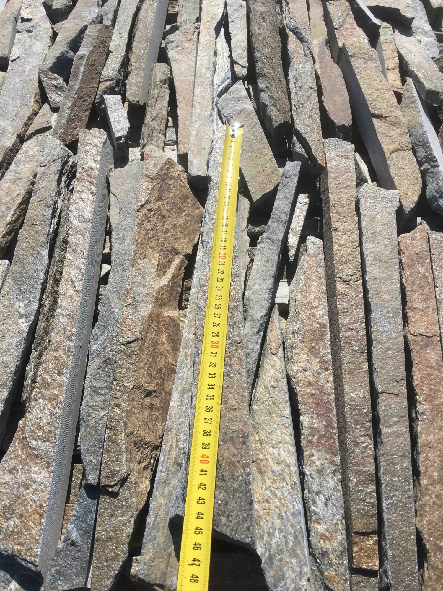 Горбушка златолит мультиколор для облицовки купить в Куровском