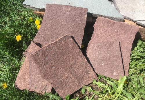 Плитняк лемезит бордовый для цоколя 1,5-2 см купить в Куровском