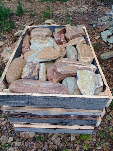 Златолит жёлтый, жёлто-зелёный глыбки и валуны для ланшафтного дизайна купить в Куровском