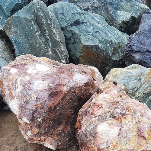 Ландшафтные глыбы красно-фиолетовые 200-1000 килограмм купить в Куровском