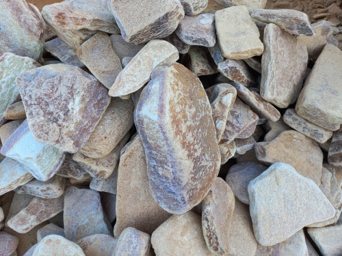 Златолит жёлтый, жёлто-зелёный глыбки и валуны для ланшафтного дизайна купить в Куровском