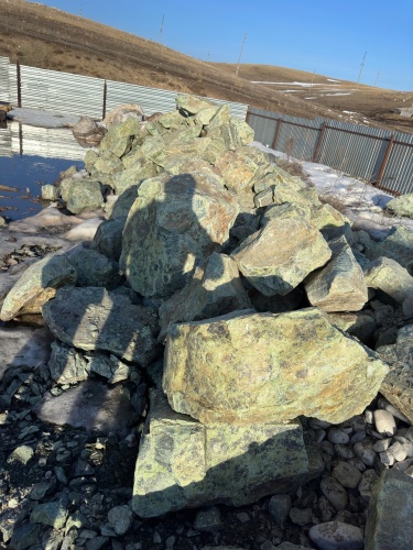 Камни для ландшафтного дизайна зелёные 10-60 килограмм купить в Куровском