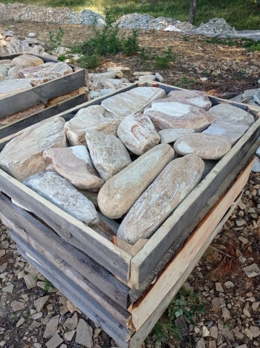 Златолит жёлтый, жёлто-зелёный глыбки и валуны для ланшафтного дизайна купить в Куровском