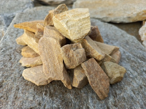 Златолит жёлтый декоративная каменная крошка купить в Куровском