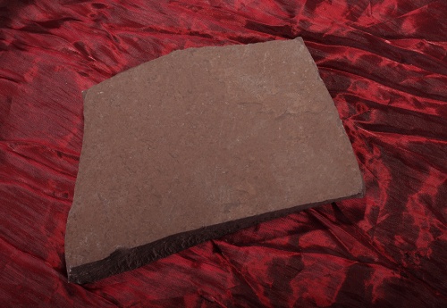 Плитняк лемезит бордовый для цоколя 1,5-2 см купить в Куровском