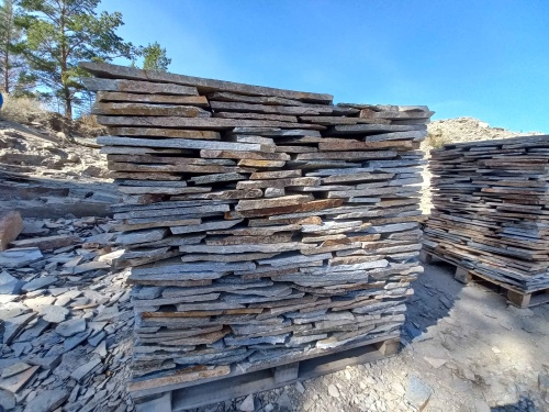 Плитняк златолит серебристый для фасада купить в Куровском