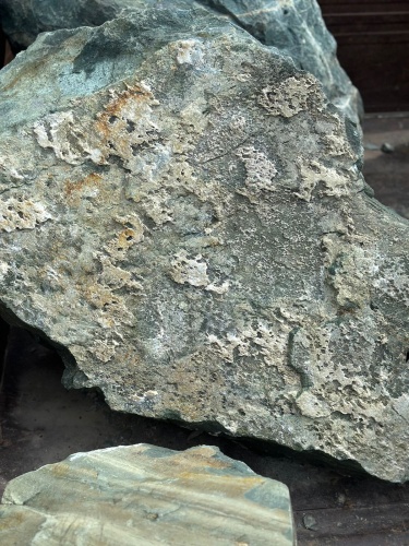 Ландшафтные глыбы зелёные 200-500 килограмм купить в Куровском