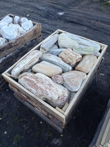 Златолит жёлтый, жёлто-зелёный глыбки и валуны для ланшафтного дизайна купить в Куровском