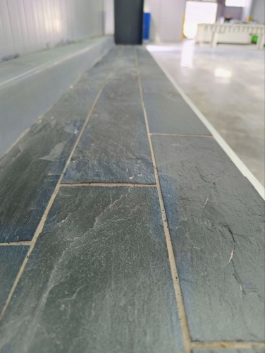 Плитка чёрная из натурального камня фасадная 30 см * 5 см, толщина 7 мм -30 мм купить в Куровском