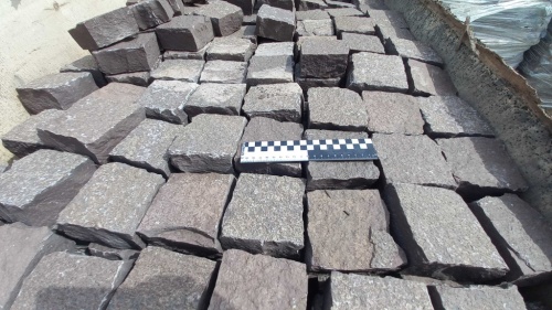 Лемезит колотая брусчатка 10 * 10 см. для парковки купить в Куровском