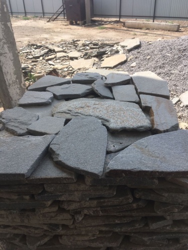 Златолит серебристый галтованный для лестниц купить в Куровском